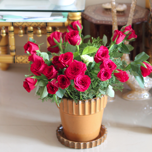 Screen-Shotceramic-pot-planters-and-bouquets6-e1425874857426