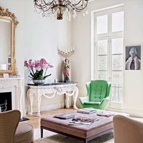 White-Living-Room-with-Vintage-Furniture-Set